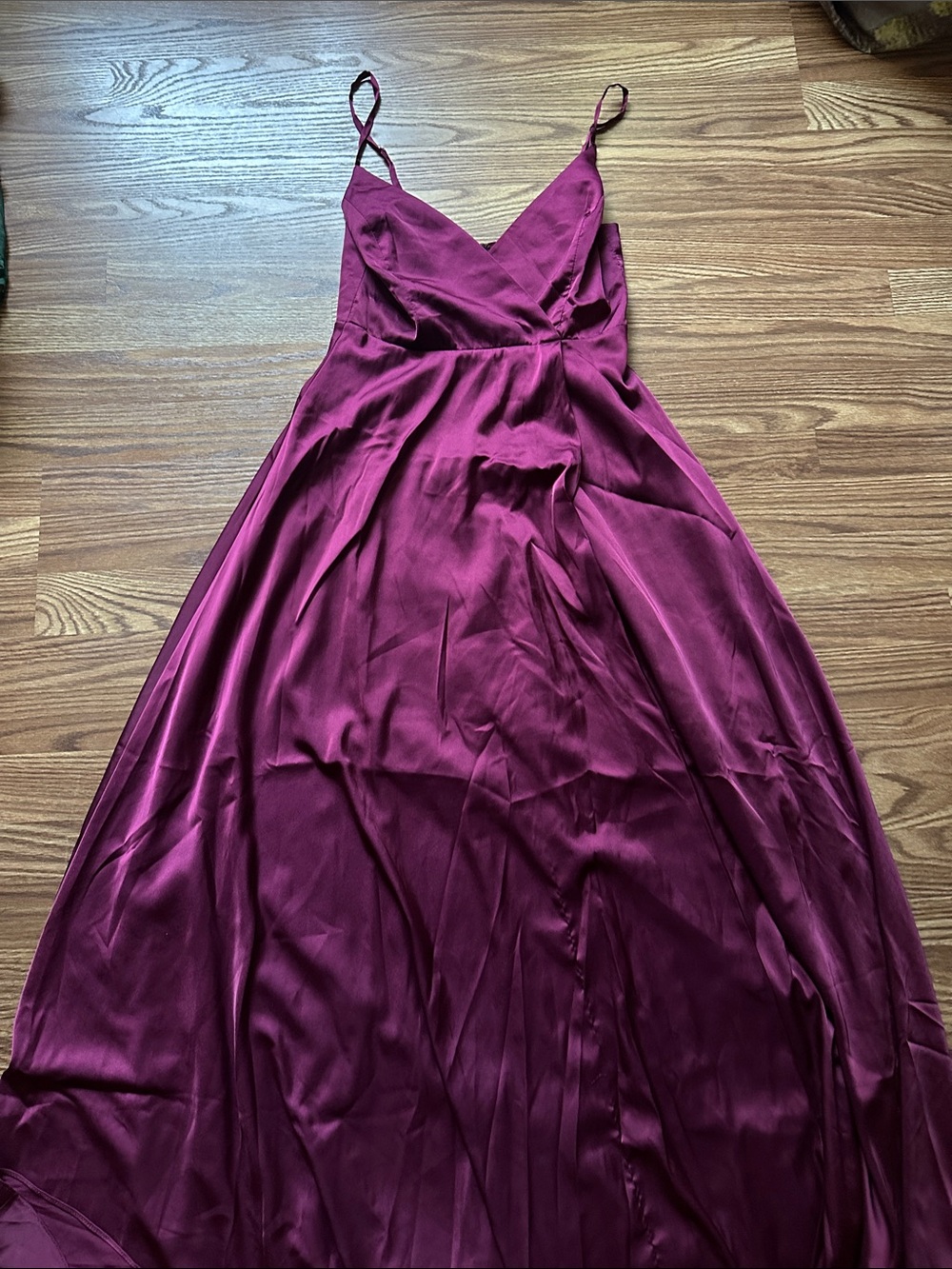 Lulus - Elegant V-Neck Burgundy Satin Maxi Dress